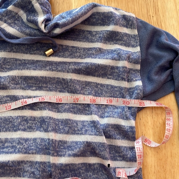 Jones New York Hoodie - Picture 11 of 11